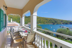Evanna House in Saint Stephanos